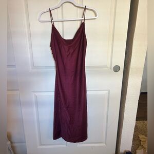 Forever 21 maroon button accent midi dress